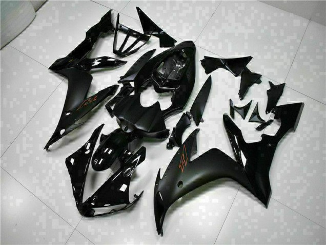 04-06 Black Yamaha YZF R1 Motorcycle Bodywork 04-06 Black Yamaha YZF R1 Motorcycle Bodywork
